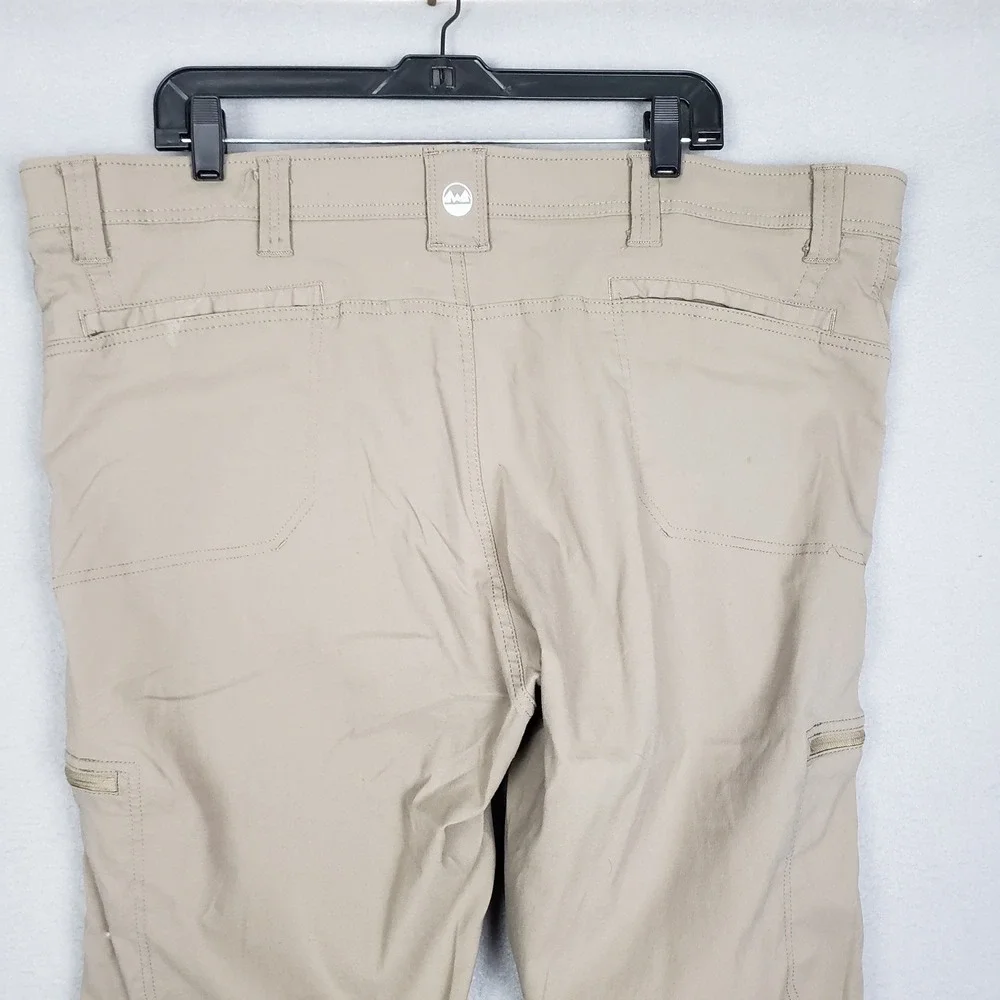 Wrangler Men's 44x30 Stretch Waist Cargo Pants Beige Nylon Gorpcore Utility Hike